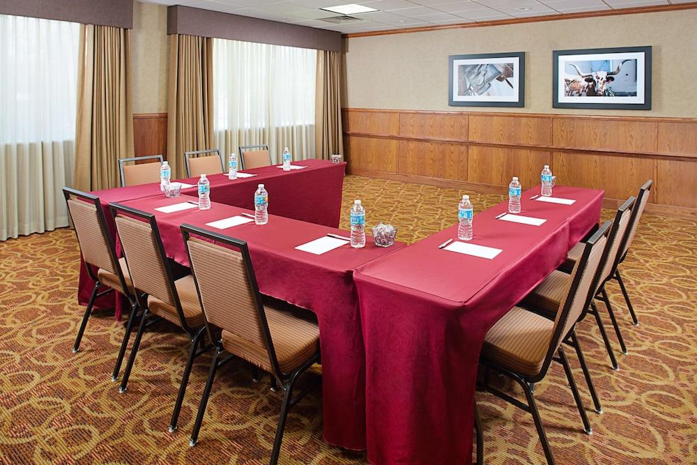 Hampton Inn & Suites Denton Dış mekan fotoğraf