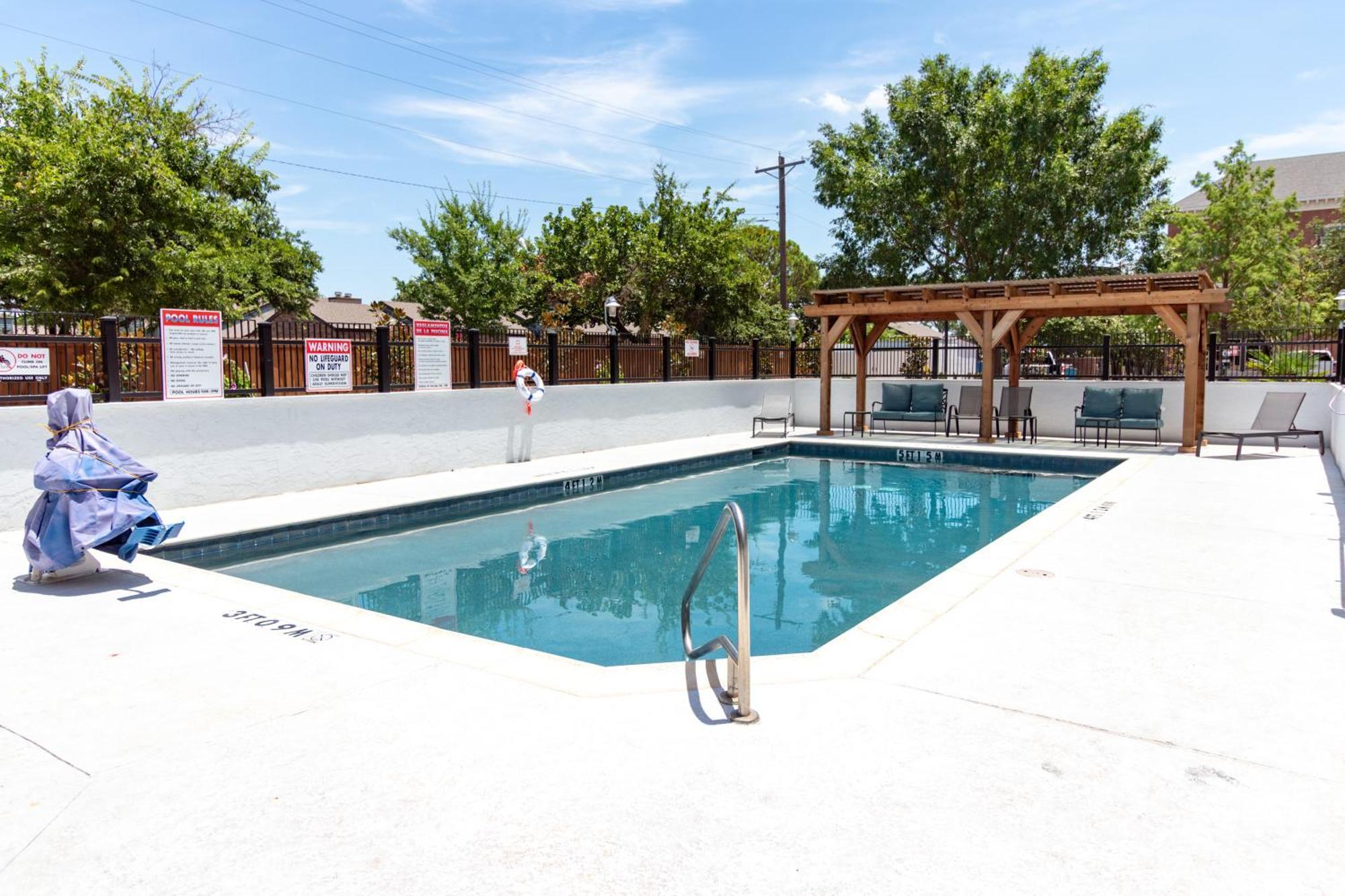 Hampton Inn & Suites Denton Dış mekan fotoğraf