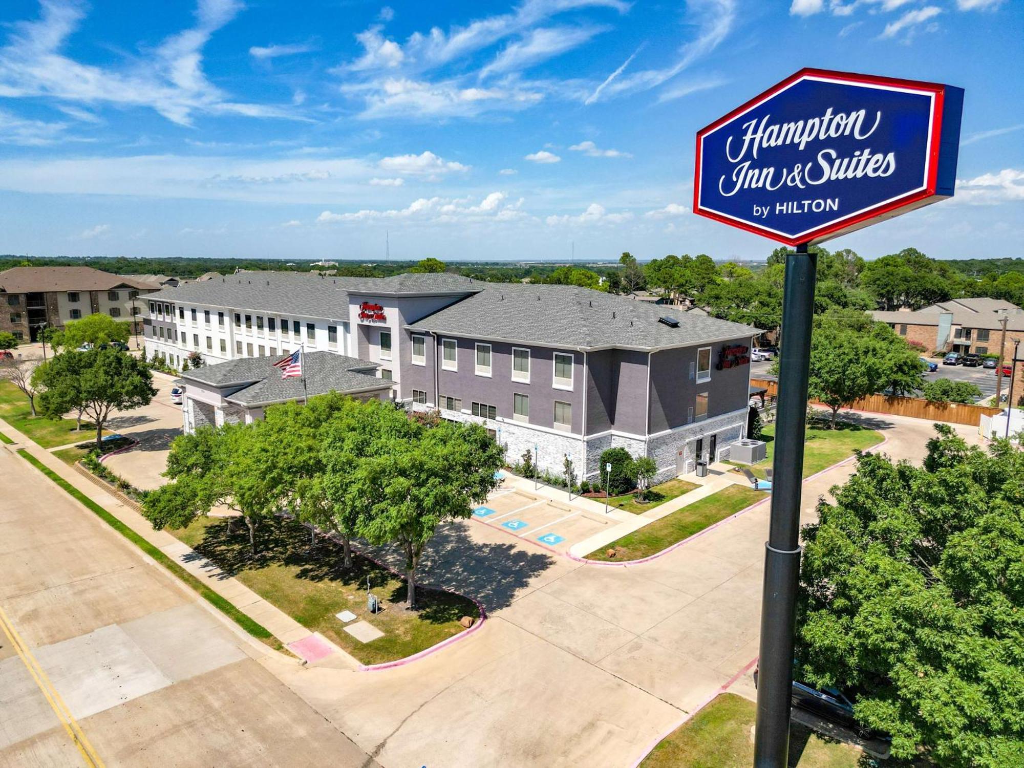 Hampton Inn & Suites Denton Dış mekan fotoğraf