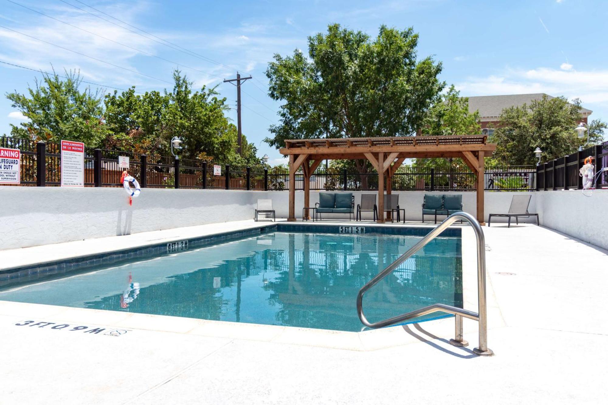 Hampton Inn & Suites Denton Dış mekan fotoğraf