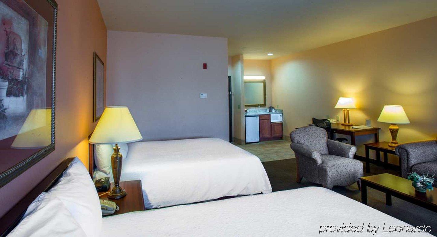 Hampton Inn & Suites Denton Dış mekan fotoğraf