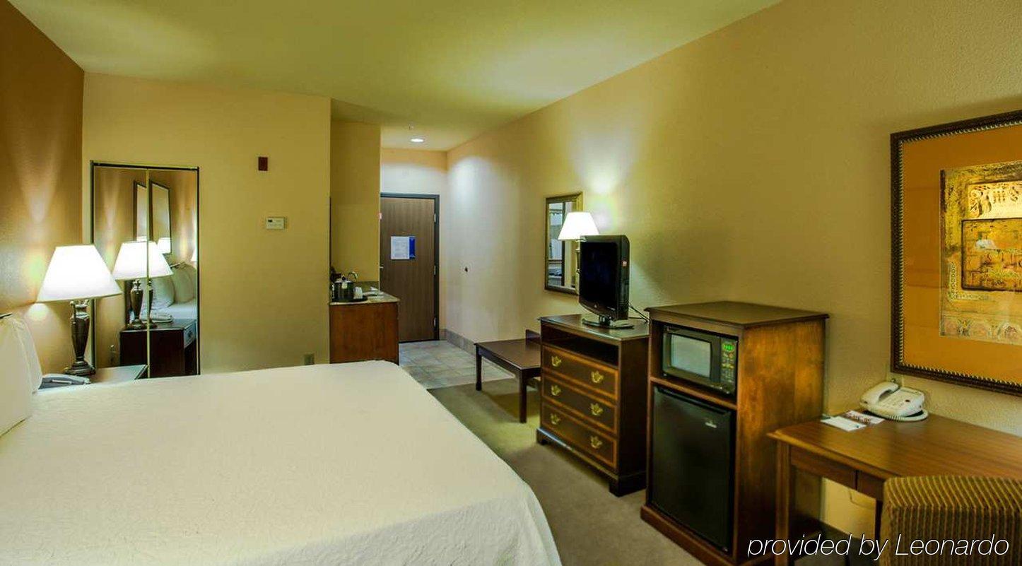 Hampton Inn & Suites Denton Dış mekan fotoğraf